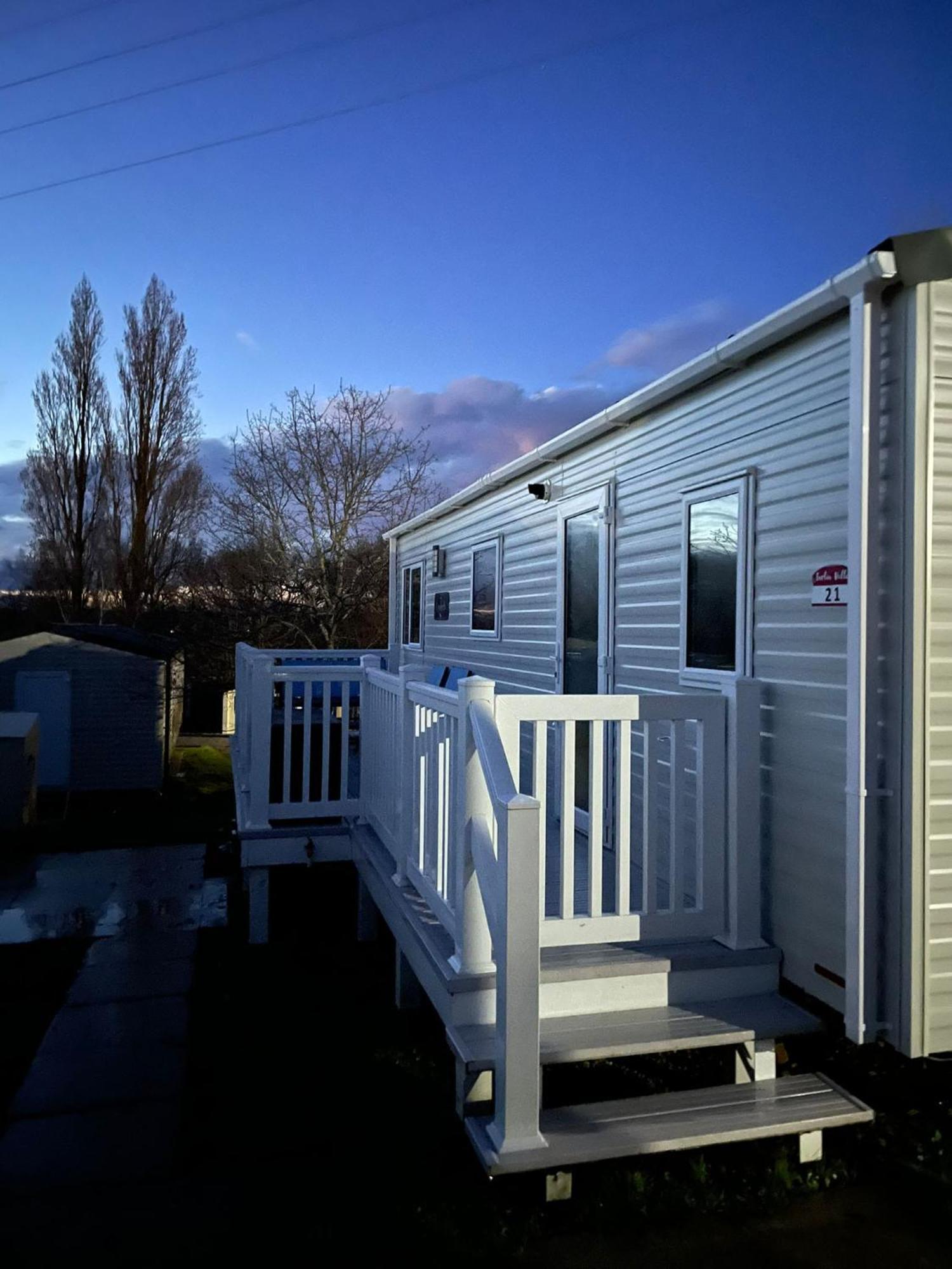 Laguna- Rockley Park Poole Exterior photo
